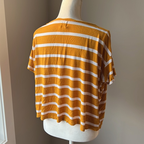 5/$25 C & S oversized crop top - Picture 5 of 9